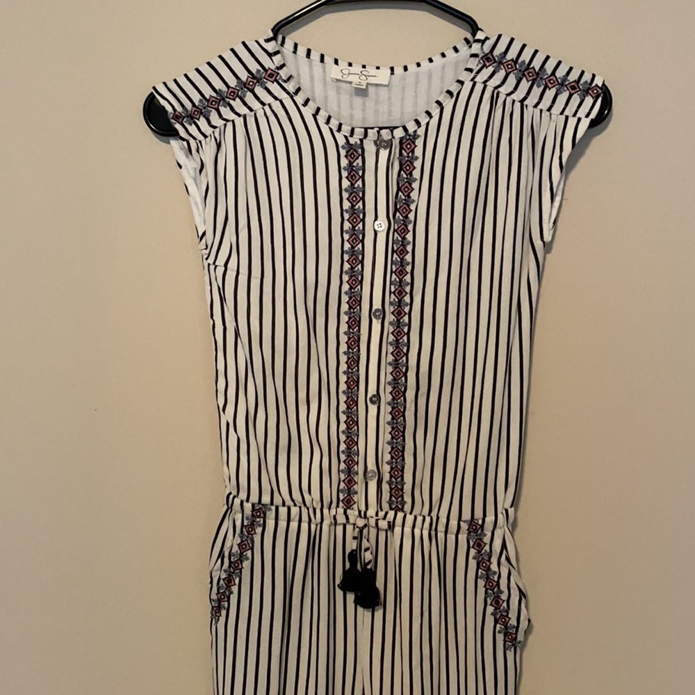 Jessica Simpson small jumpsuit sooo cute!!! 😍